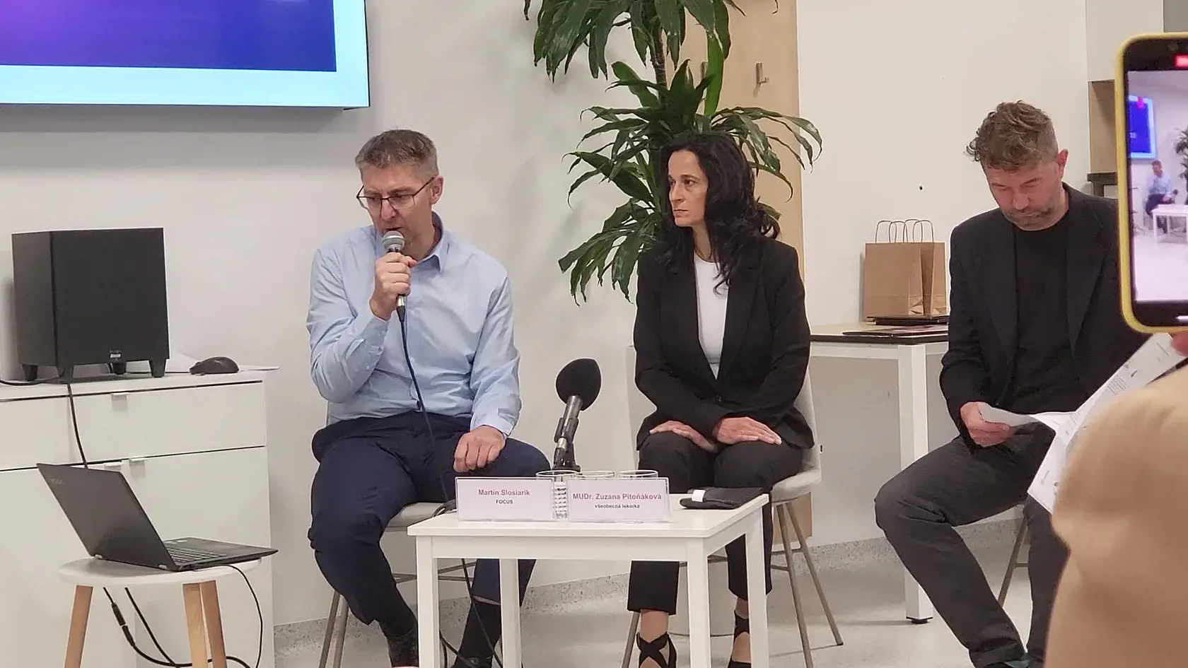Štvrtinu Slovákov trápi chronický stres. Najčastejšie ho prežívame v práci, týka sa ale aj vzťahov.