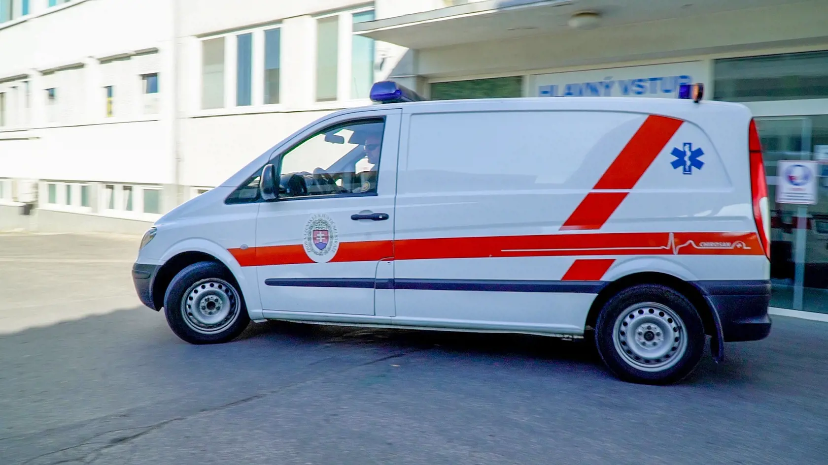 Muž, ktorý dobodal svoju priateľku v aute bude stíhaný väzobne. Rozhodla o tom sudkyňa pre prípravné konanie Okresného súdu v Nitre.
