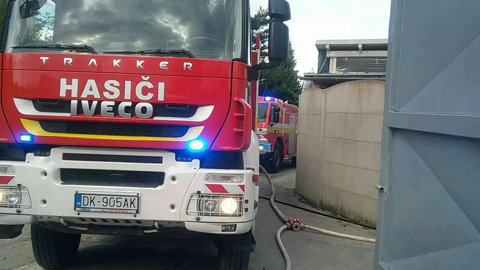 Hasiči zasahovali pri požiari hotela v Trstenej.
