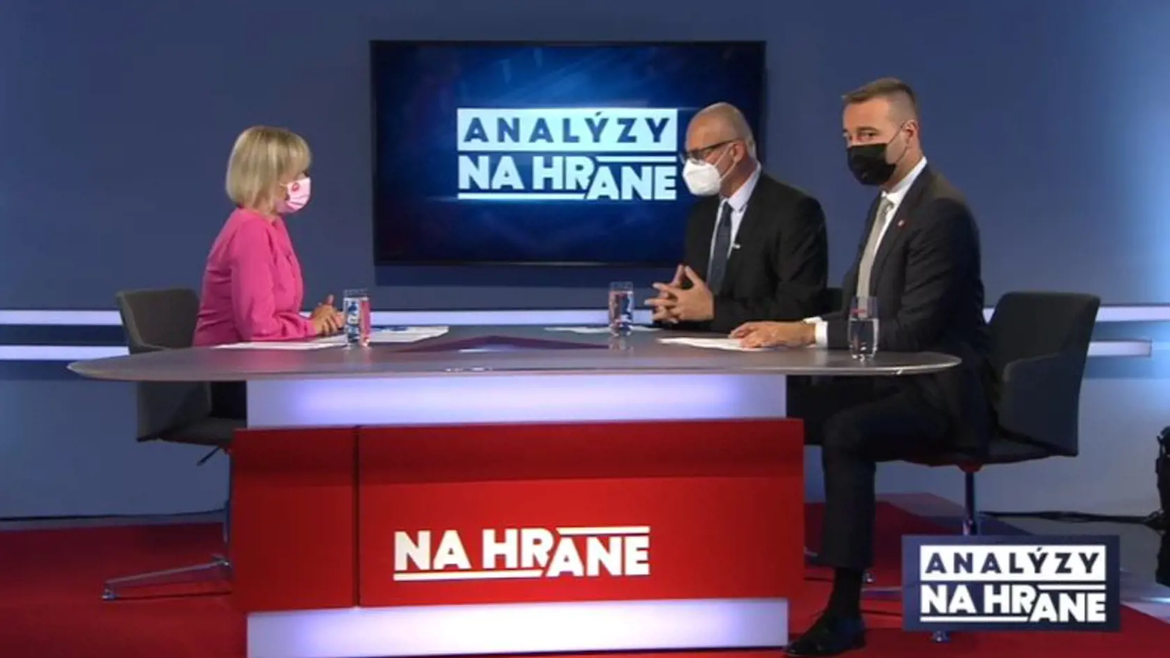 Moderátorka Jana Krescanko Dibáková sa nervózne otáčala smerom ku kameramanovi, rovnako potom aj Tomáš Drucker.