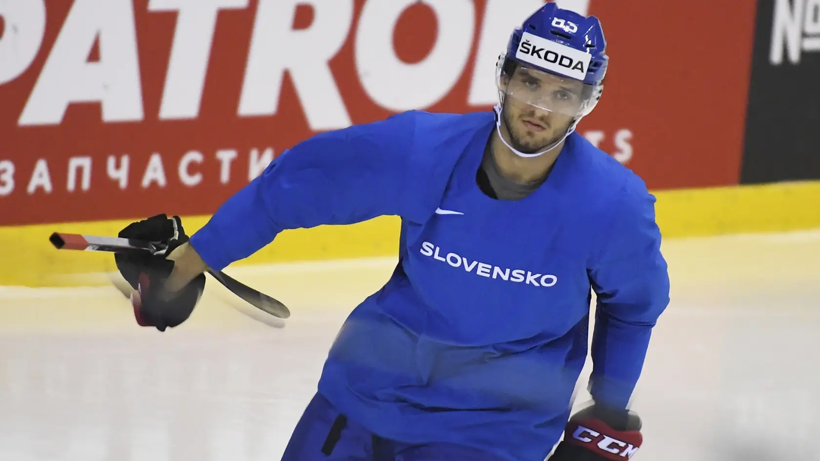 Slovenský hokejový obranca Christián Jaroš sa vracia do NHL.