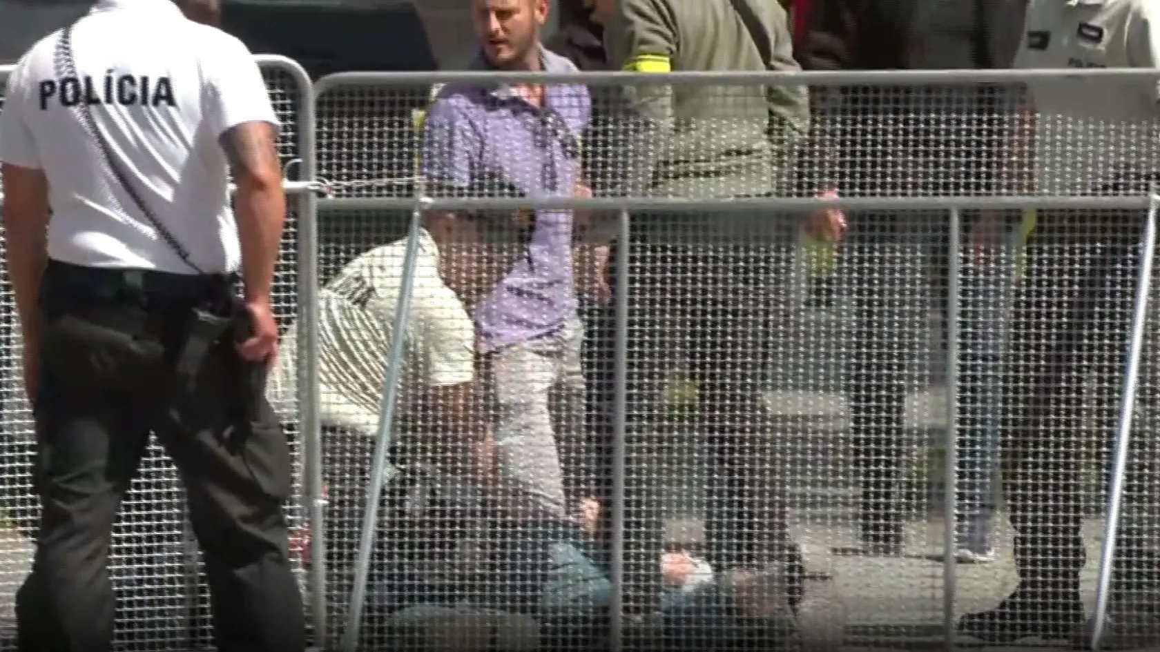 Zábery spacifikovaného útočníka Jozefa C. z Levíc.