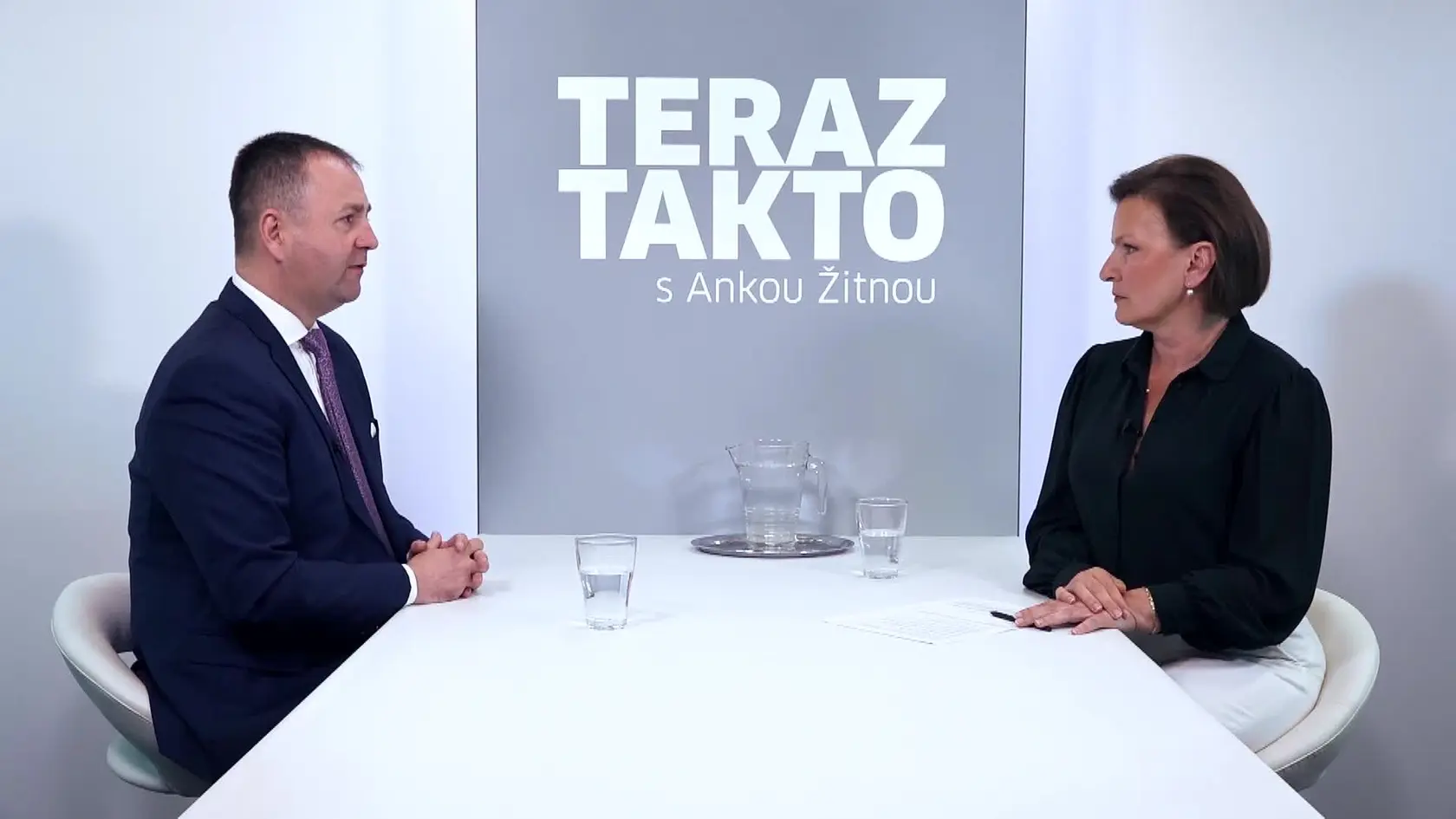 Šéf Zahraničného výboru Národnej rady SR sa tvrdo obul do opozičných politikov, vyčíta im dvojtvárnosť a nekritickosť voči režimu v Kyjeve