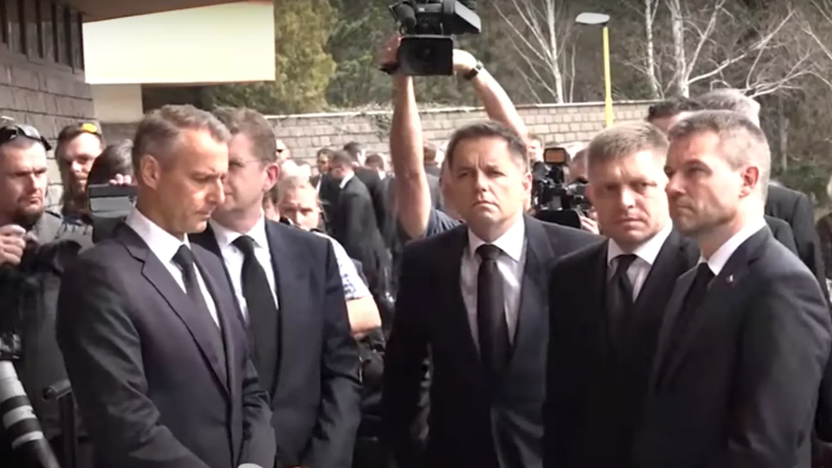 Smútok niektorých bývalých kolegov evidentne zmohol.