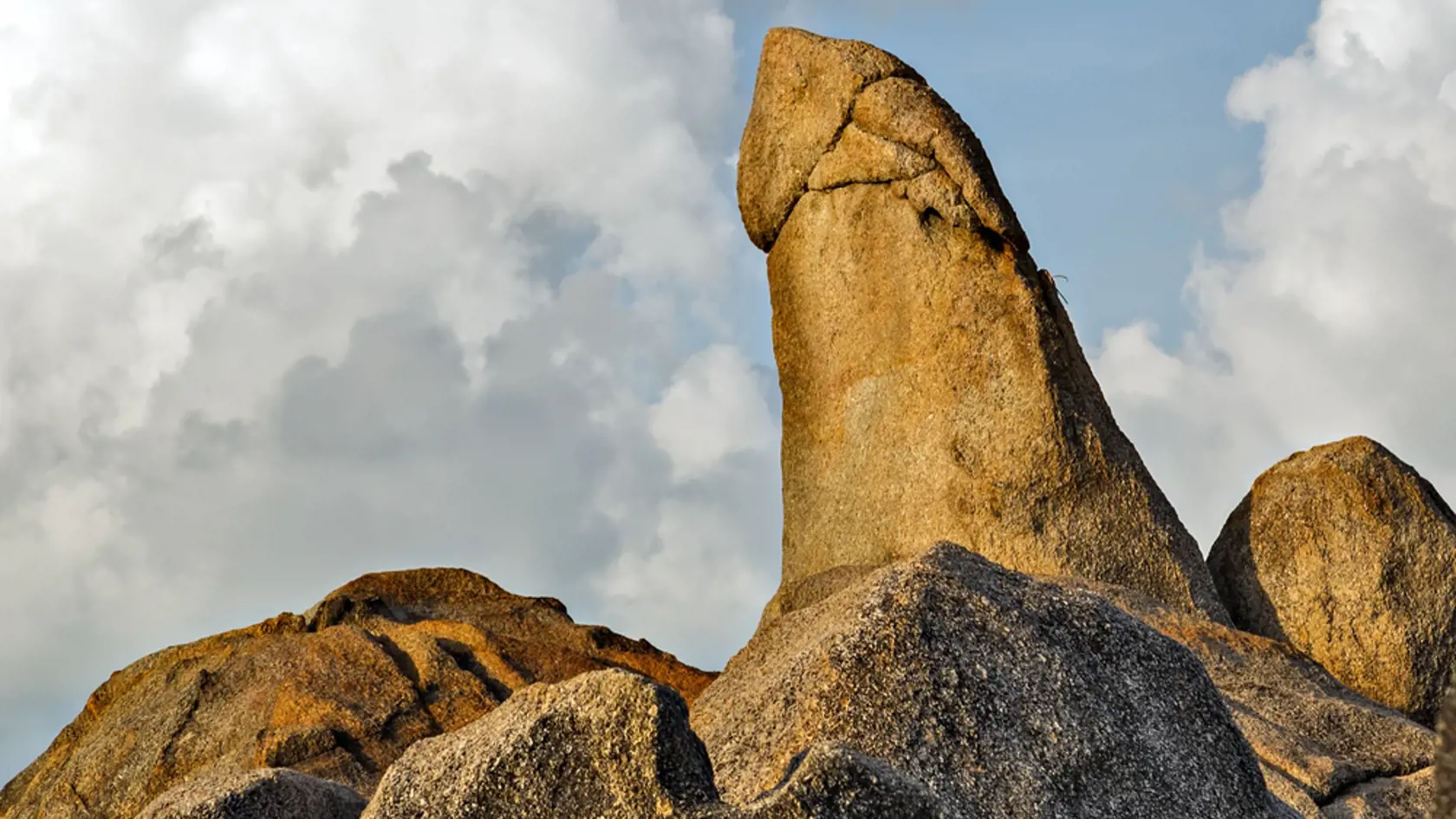 The,Grandfather,Rock,,A,Penis,Shaped,Pillar,Koh,Samui,,Thailand