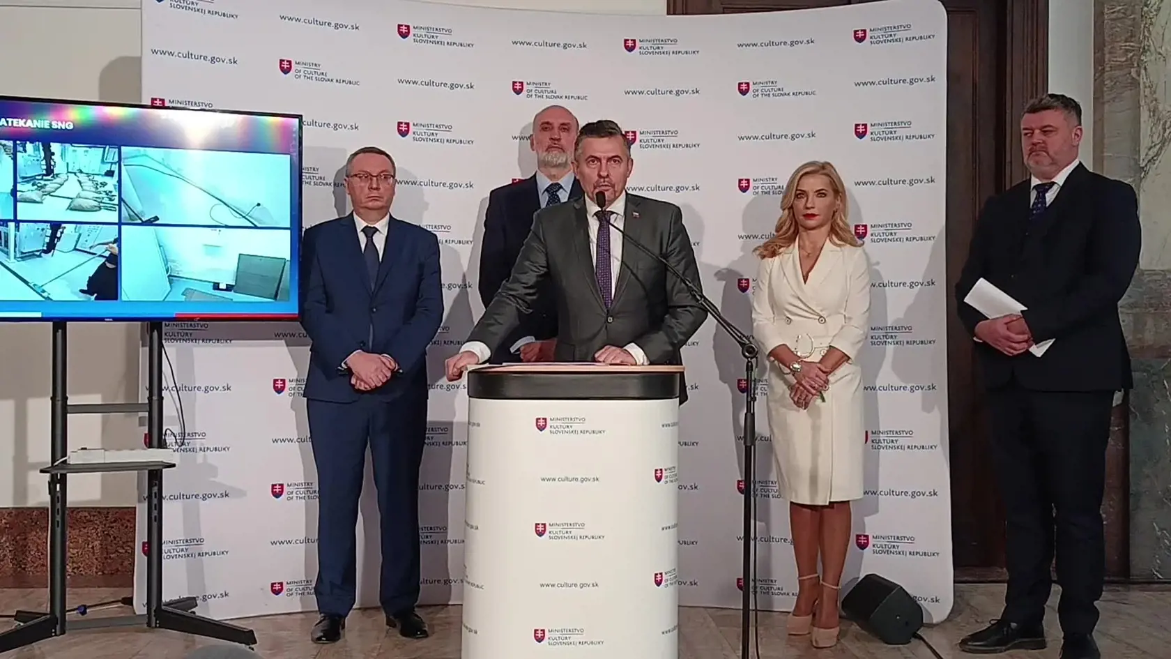 Ministerka Šimkovičová a generálny tajomník rezortu kultúry Lukáš Machala o problémoch v SNG.