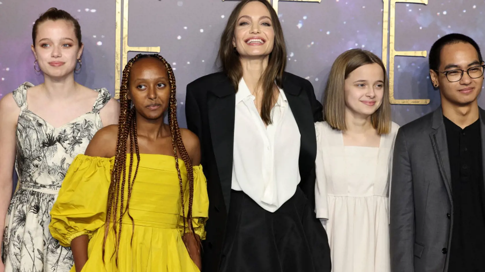 Angelina Jolie s deťmi, vľavo Shiloh