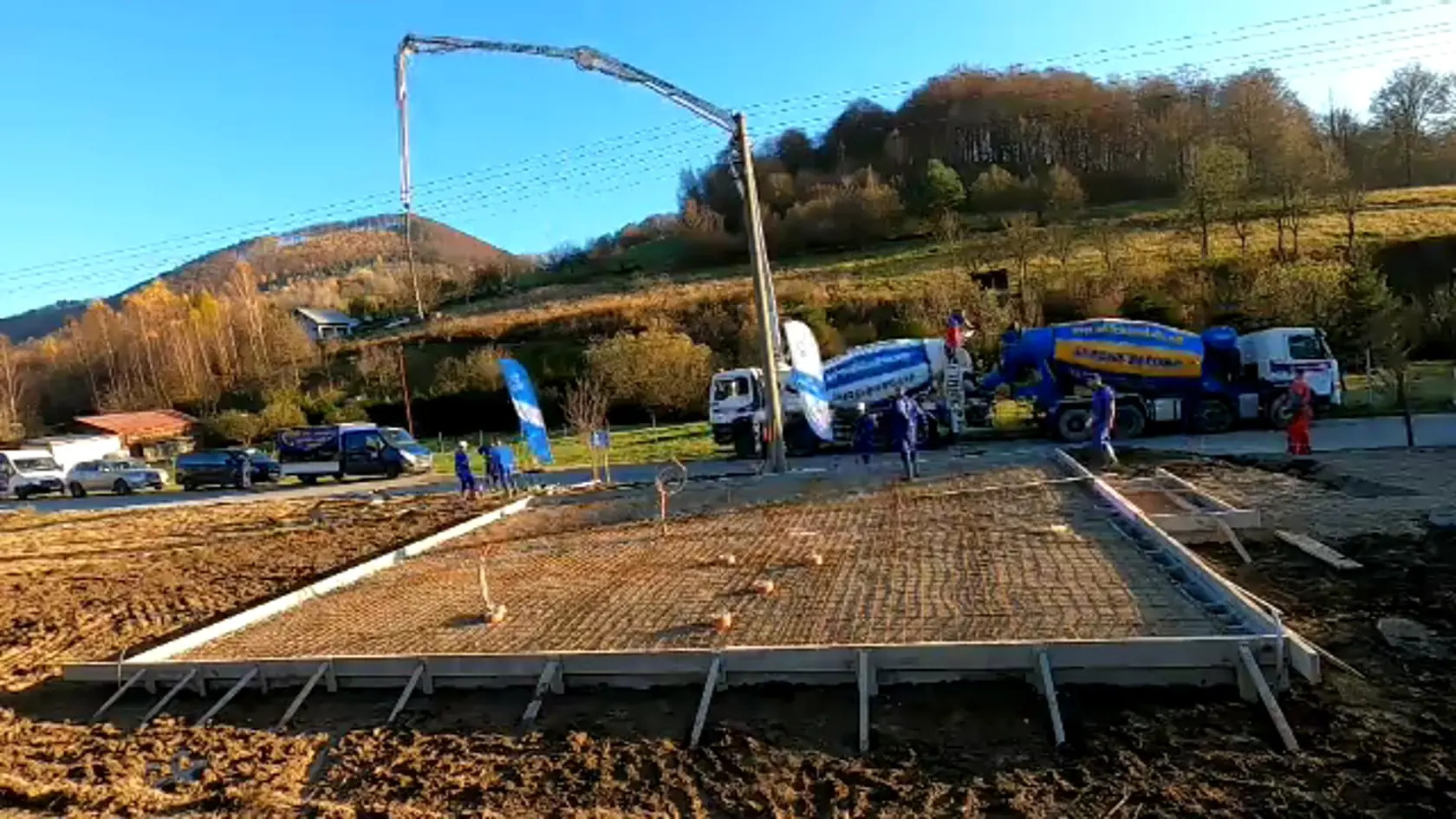 Anete dali postaviť montovaný dom.