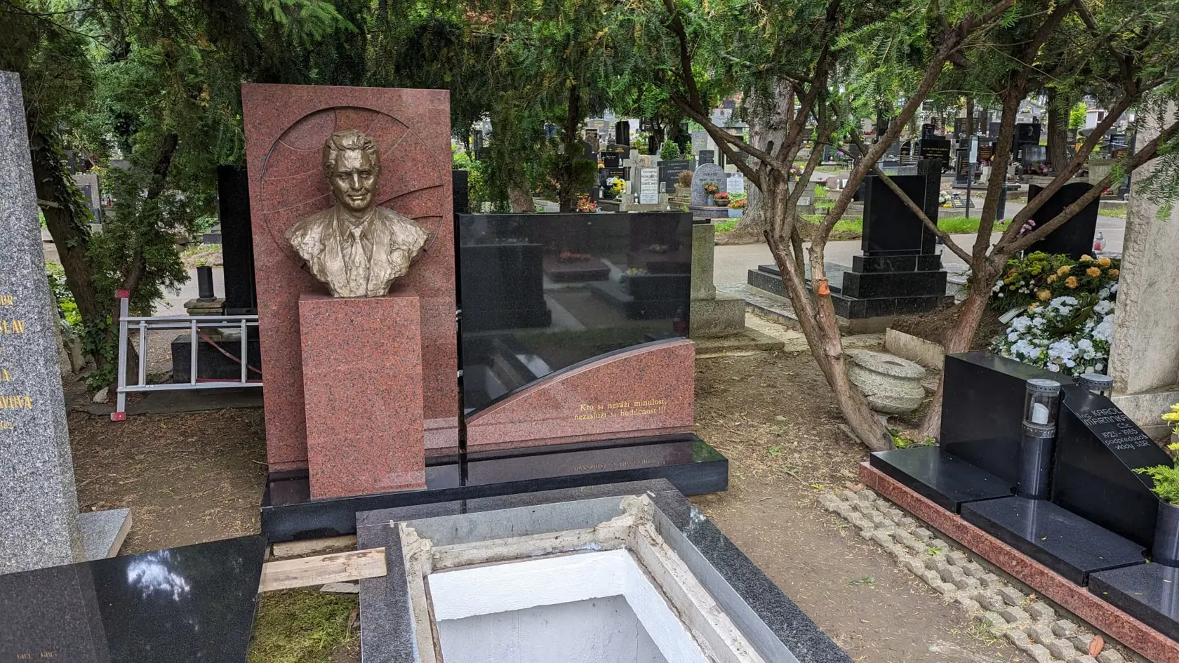 Pompézna hrobka Jozefa Majského.