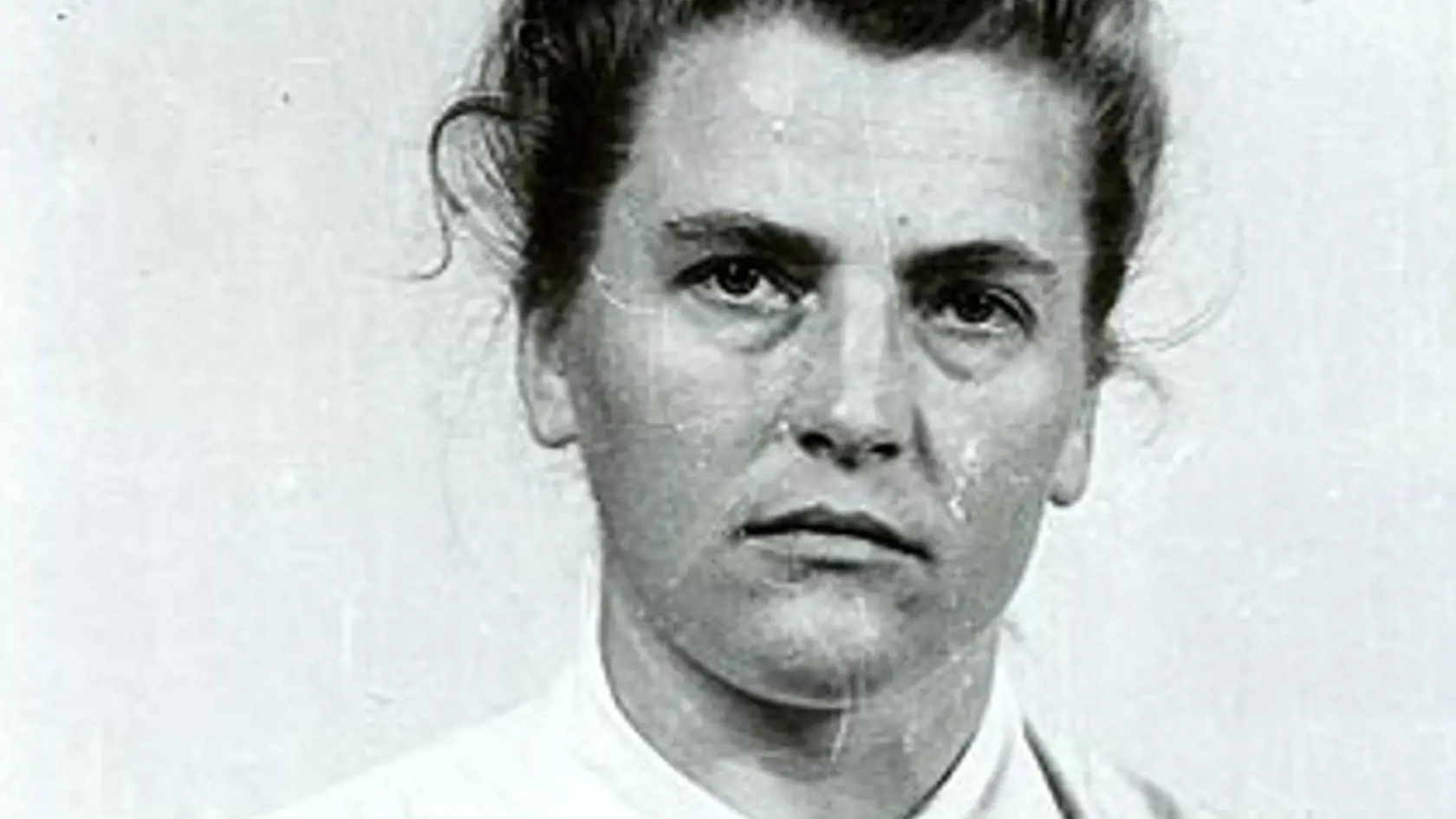 Pôvodom Rakúšanka Maria Mandel sa v roku 1938 presťahovala do Mníchova a začala sa predierať do vyšších radov nacistického režimu.