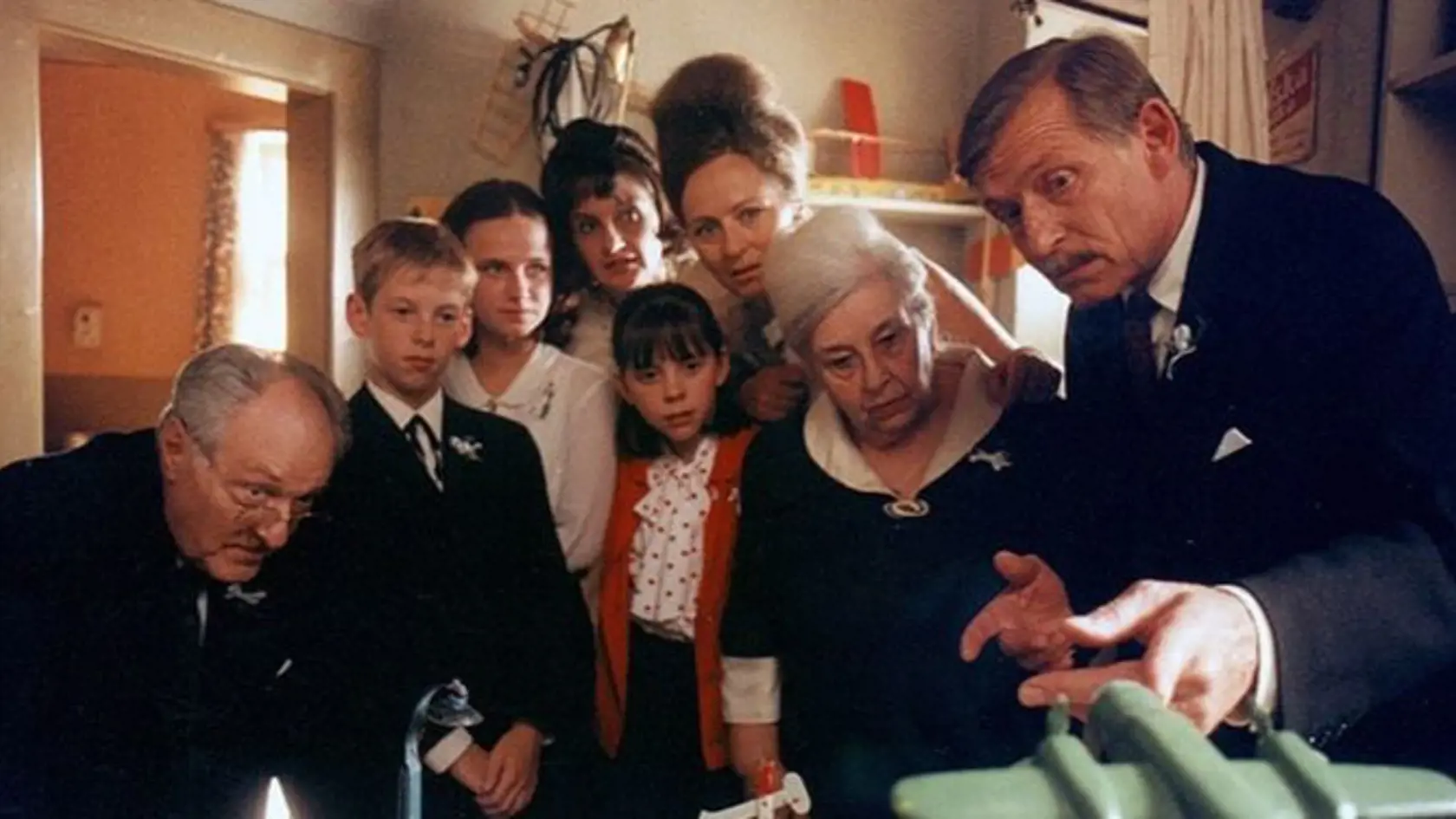 Scenár filmu bol prepisovaný osemkrát. Napríklad v ňom pôvodne nebol august 68 a okupácia Československa. Dokonca trvalo 5 rokov, kým tvorcovia zohnali potrebné financie na natáčanie.