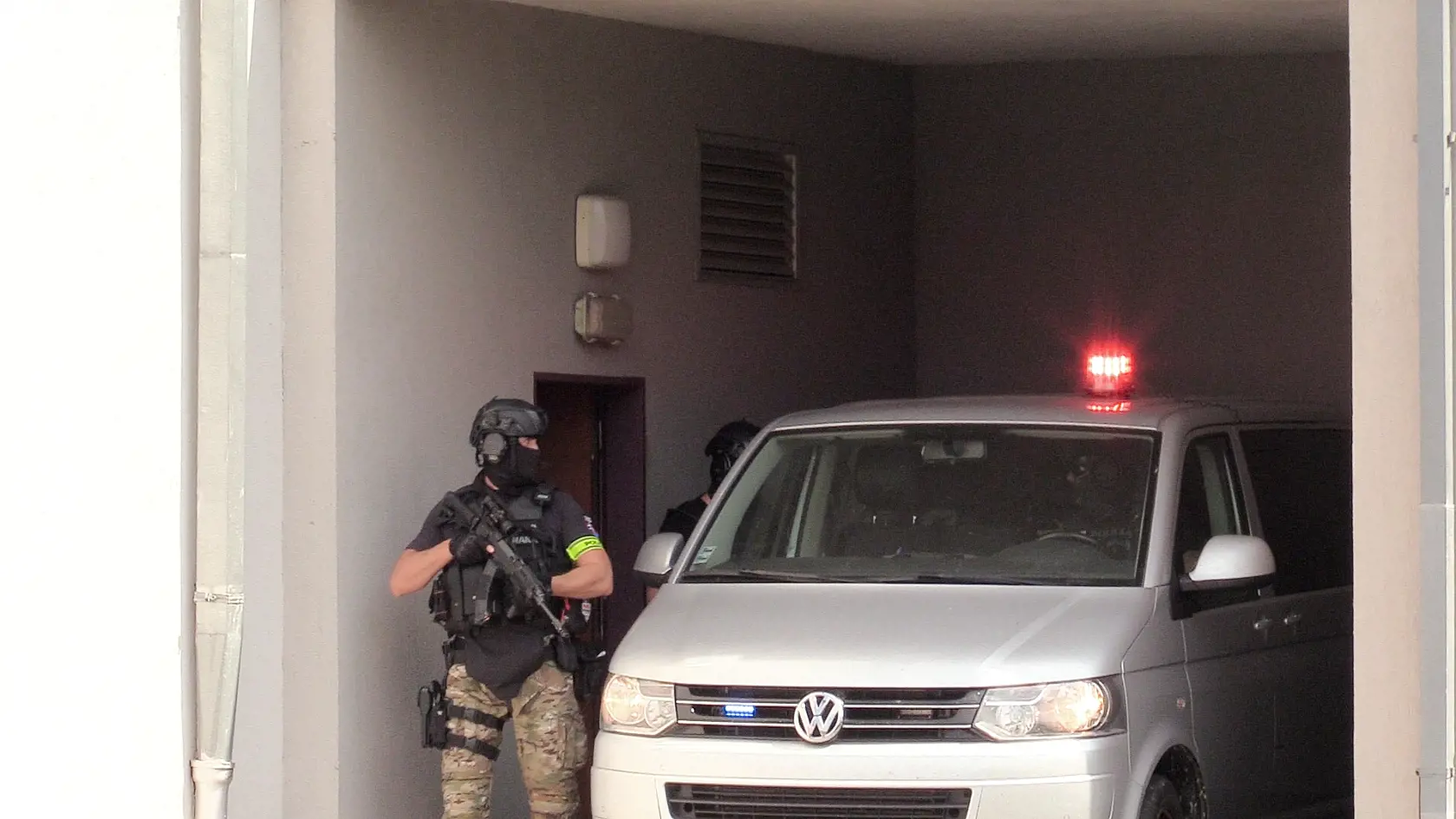 Peter Petrov a spol. smerujú do väzby. Rozhodol o tom sudca pre prpípravné konanie Špecializovaného trestného súdu.