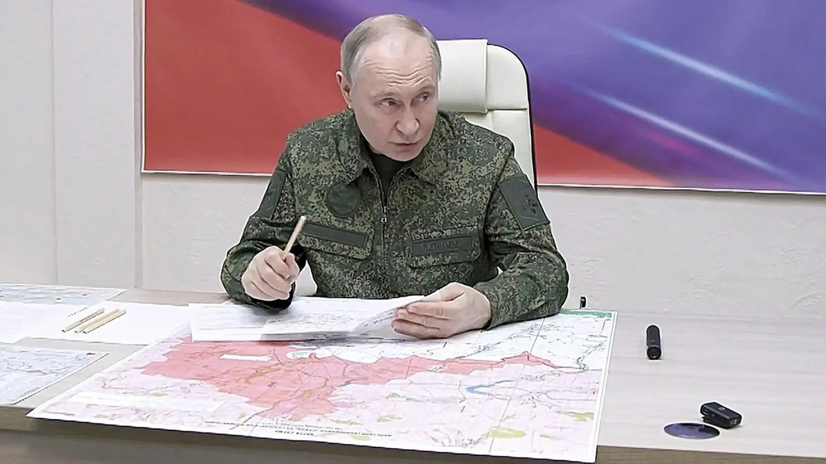 Prezident Putin nečakane navštívil veliteľské stanovište v Kursku. Ľudia si však myslia, že to je jeho dvojník.