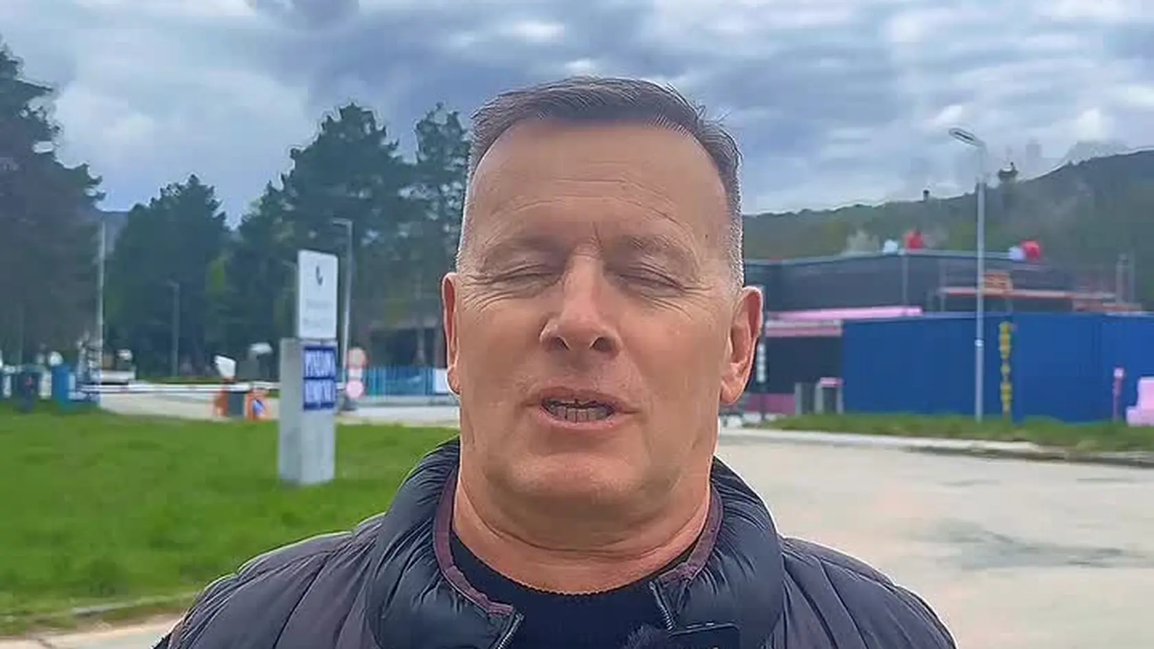 Nová transakčná daň sa dotýka aj firiem bývalého predsedu parlamentu Borisa Kollára, ktorý nahral ďalšie video, v ktorom posiela vláde štipľavý odkaz.