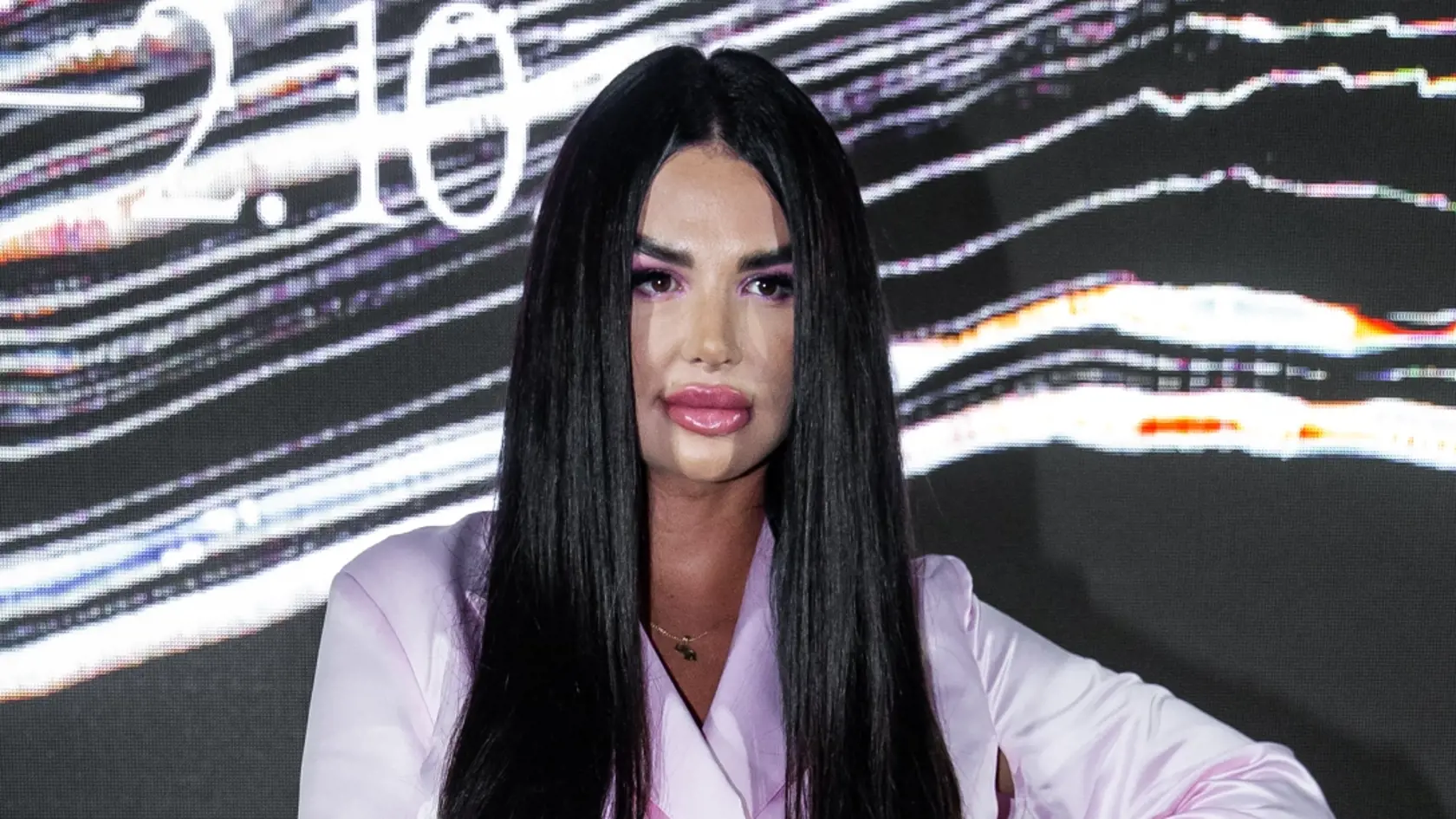 Druhý deň zo série módnych prehliadok pod názvom "Fashion LIVE!" v Bratislave. Na snímke Zuzana Plačková.