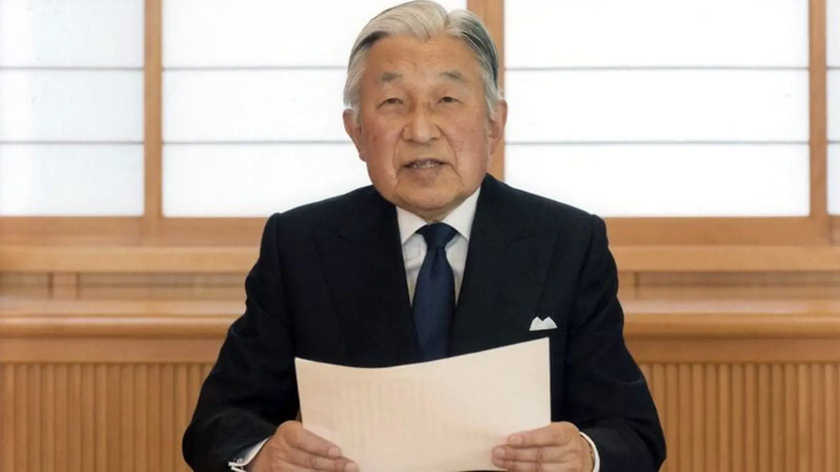 Akihito by v kútiku duše rád abdikoval, no ústava mu to nedovolí.