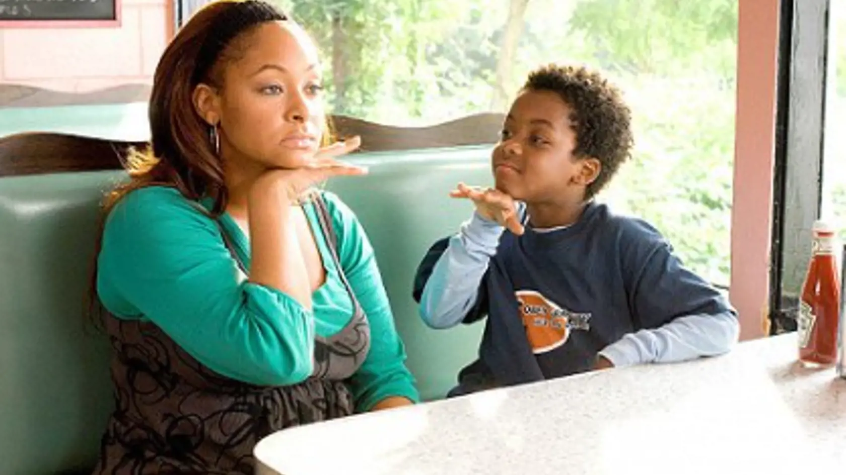 Raven-Symoné sa v roku 2008 objavila vo filme Čo urobíme s fotrom?.