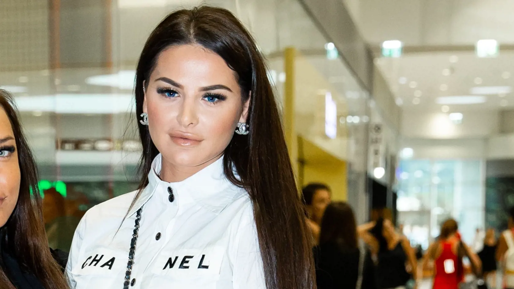 Zuzana Plačková prišla s kamarátkou, no už na prvý pohľad bolo vidno, že sa trochu zaguľatila.