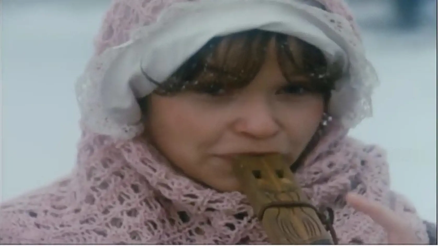 Scéna, keď Alžbetka hrala Páslo dievča pávy.  
