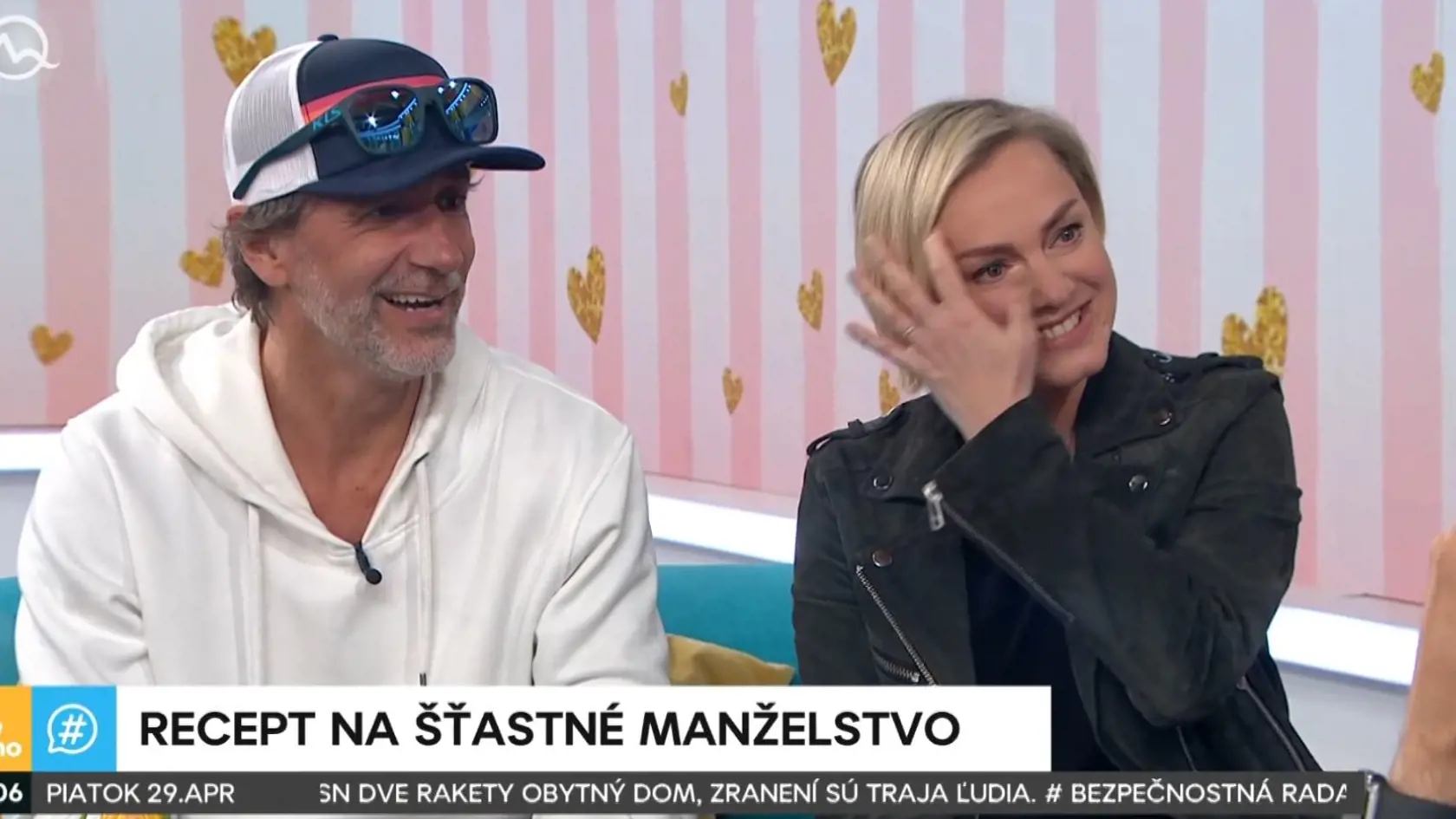 Kvetka Horváthová zažila trapas v živom vysielaní Telerána, Jaro Bekr a Monika Hilmerová sa išli ušúľať od smiechu.
