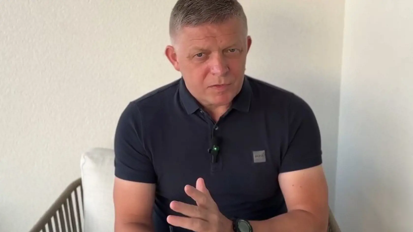 "Bez ohľadu na odstúpenie J. Bidena, najviac rezonuje D. Trump, že by ukončil vojnu na Ukrajine ešte pred nástupom na úrad. Ja tomu verím, pretože USA majú totálny vplyv na Ukrajine. Do veľmi zvláštneho svetla sa však dostávajú oficiálne stanoviská USA, že s vojnou na Ukrajine a s Ukrajinou v podstate nič nemajú. Len jej pomáhajú," napísal na sociálnej sieti.