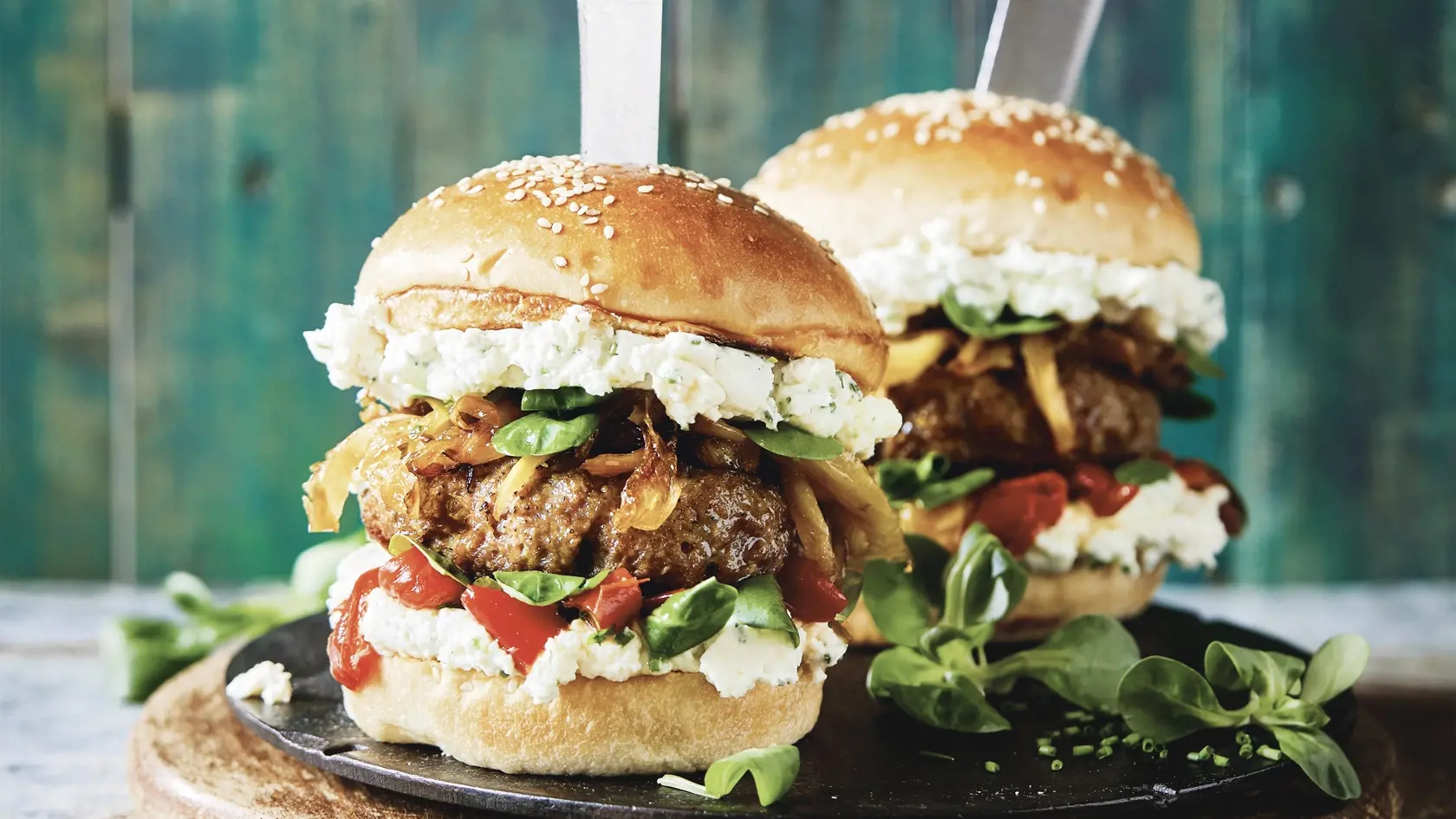 Jahňací burger so skaramelizovaným  feniklom