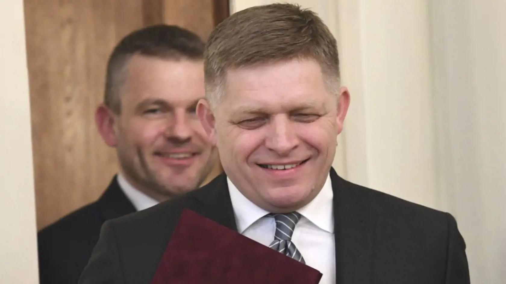 Robert Fico a Peter Pellegrini sa pustili do holandskej europoslankyne.