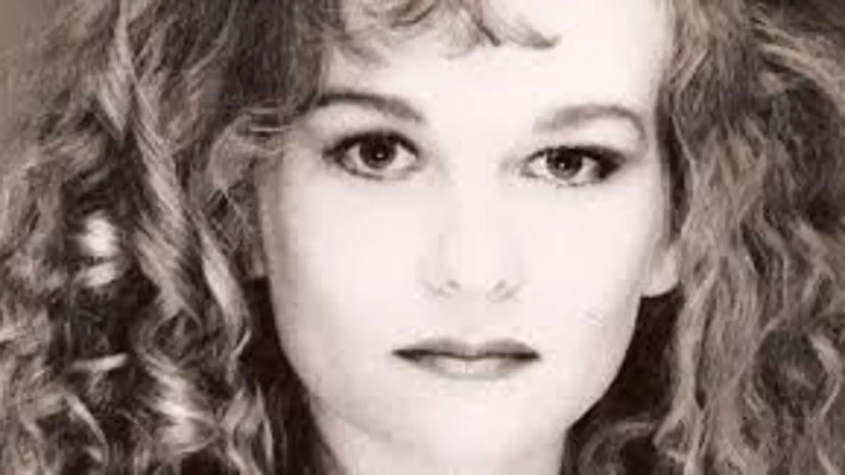 Robyn Lindholm (46)