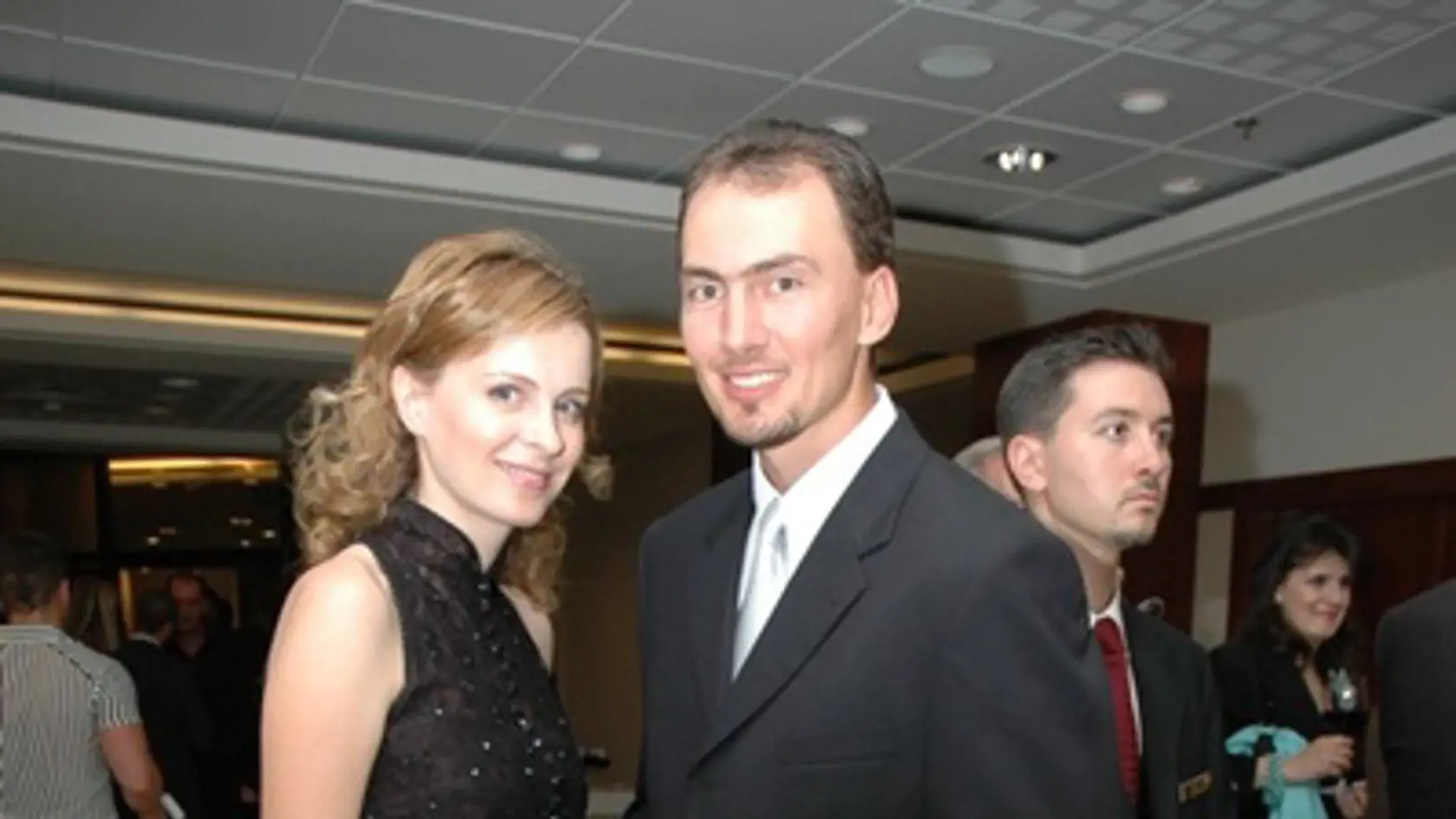 Manželia: Ingrid  a Miro oslávia  v lete desiate  výročie sobáša.