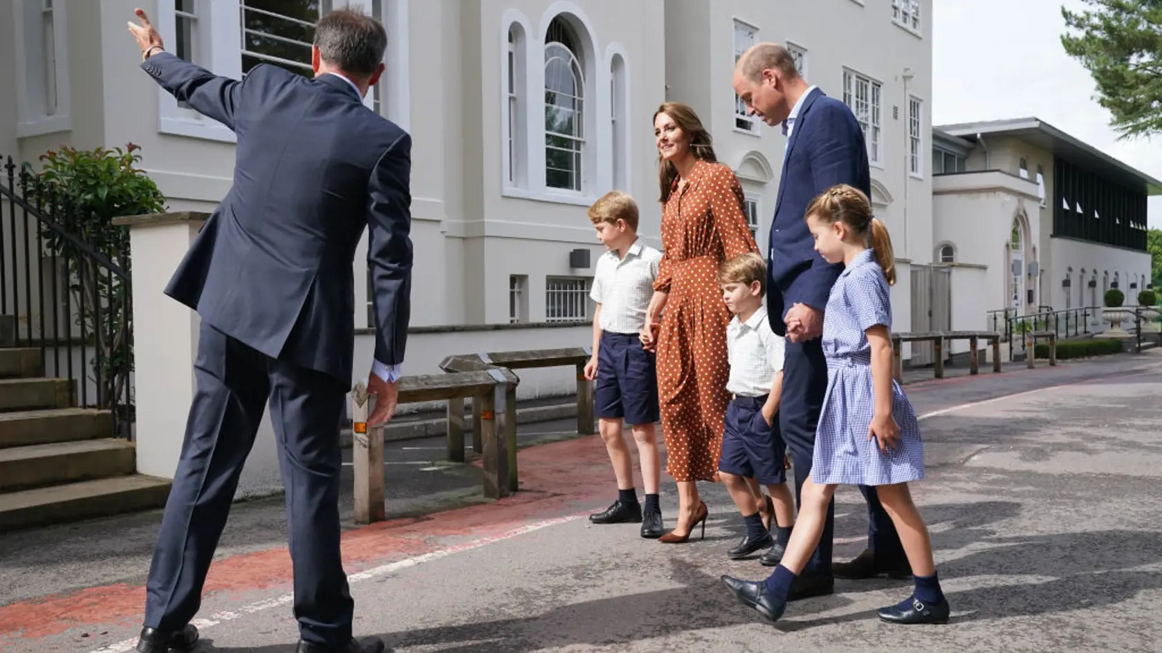 Deti princa Williama a Kate Middletonovej sa pripojili k spoločnému vzdelávaniu v novej súkromnej škole v Berkshire po tom, čo si pár zriadil nový domov v Adelaide Cottage vo Windsorskom parku.