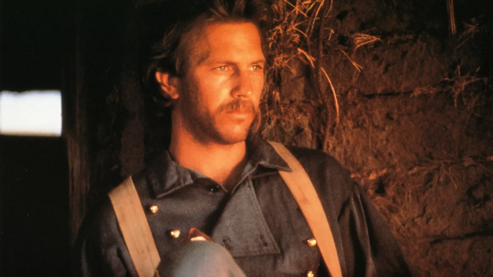 Mary McDonnell a Kevin Costner vo filme Tanec s vlkmi