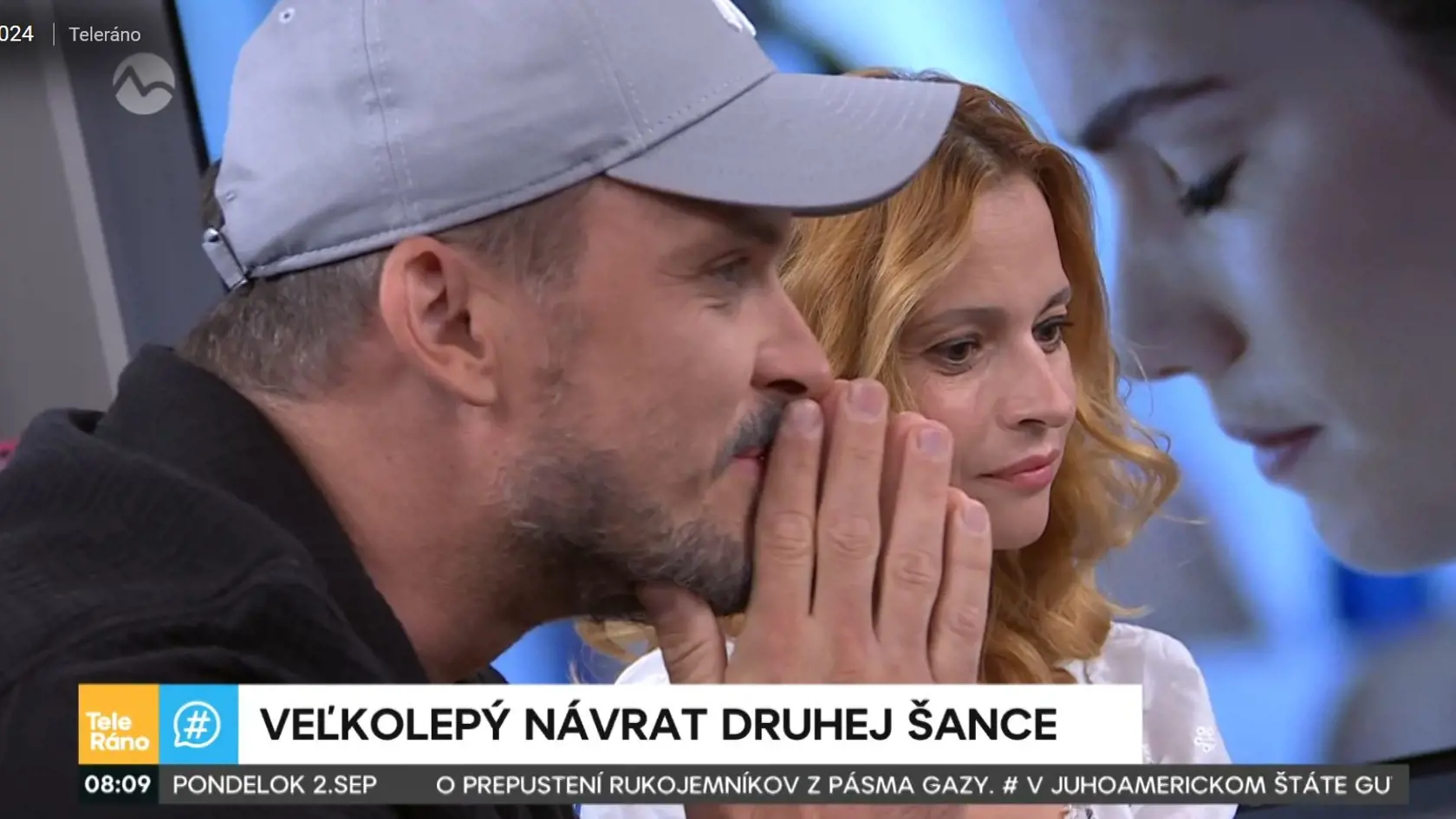 Ján Koleník počas návštevy Telerána. Spomienka na zosnulého Dana Heribana ho rozplakala.