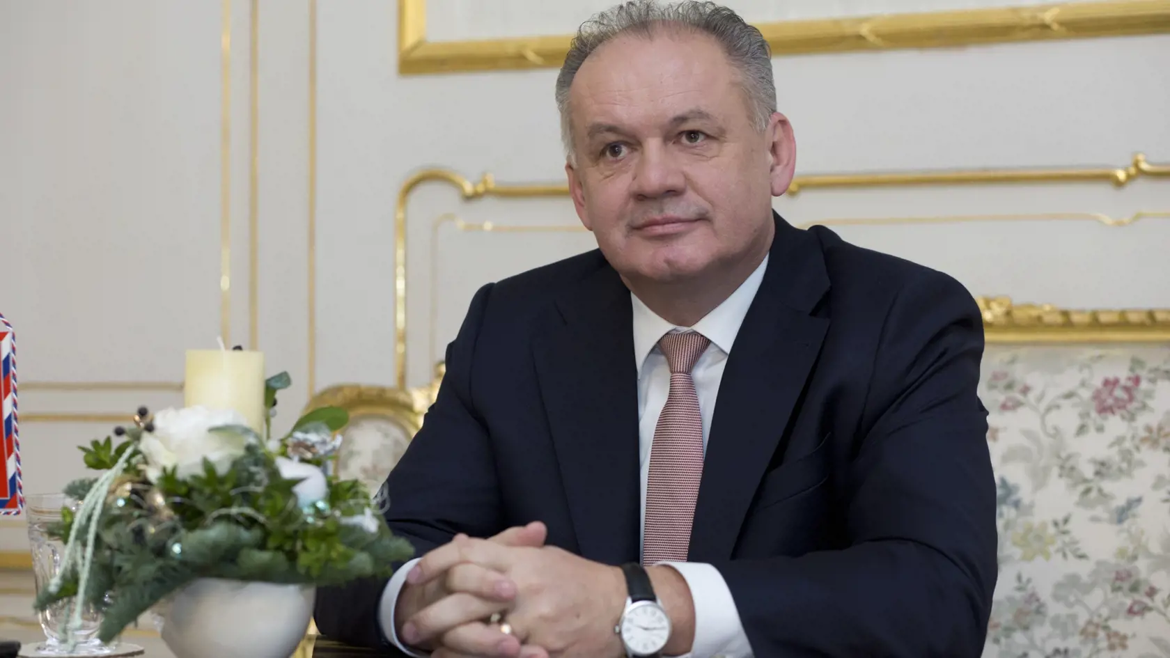 Prezident Andrej Kiska dnes naposledy vo svojej funkcii udelí štátne vyznamenania. 