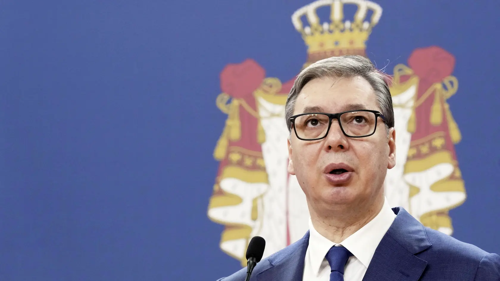 Srbský prezident Aleksandar Vučič v piatok prejavil ochotu diskutovať o možnosti vypísania predčasných parlamentných volieb.