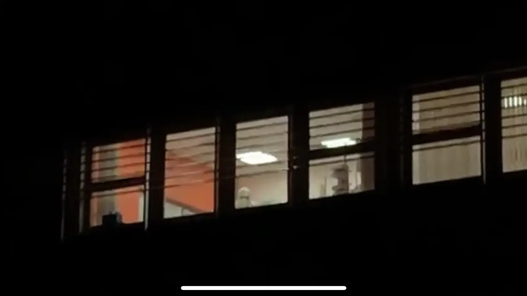 Za týmito oknami sa v utorok večer starali lekári o bývalého policajného prezidenta Milana Lučanského, ktorý sa v prešovskej väznici pokúsil o samovraždu.