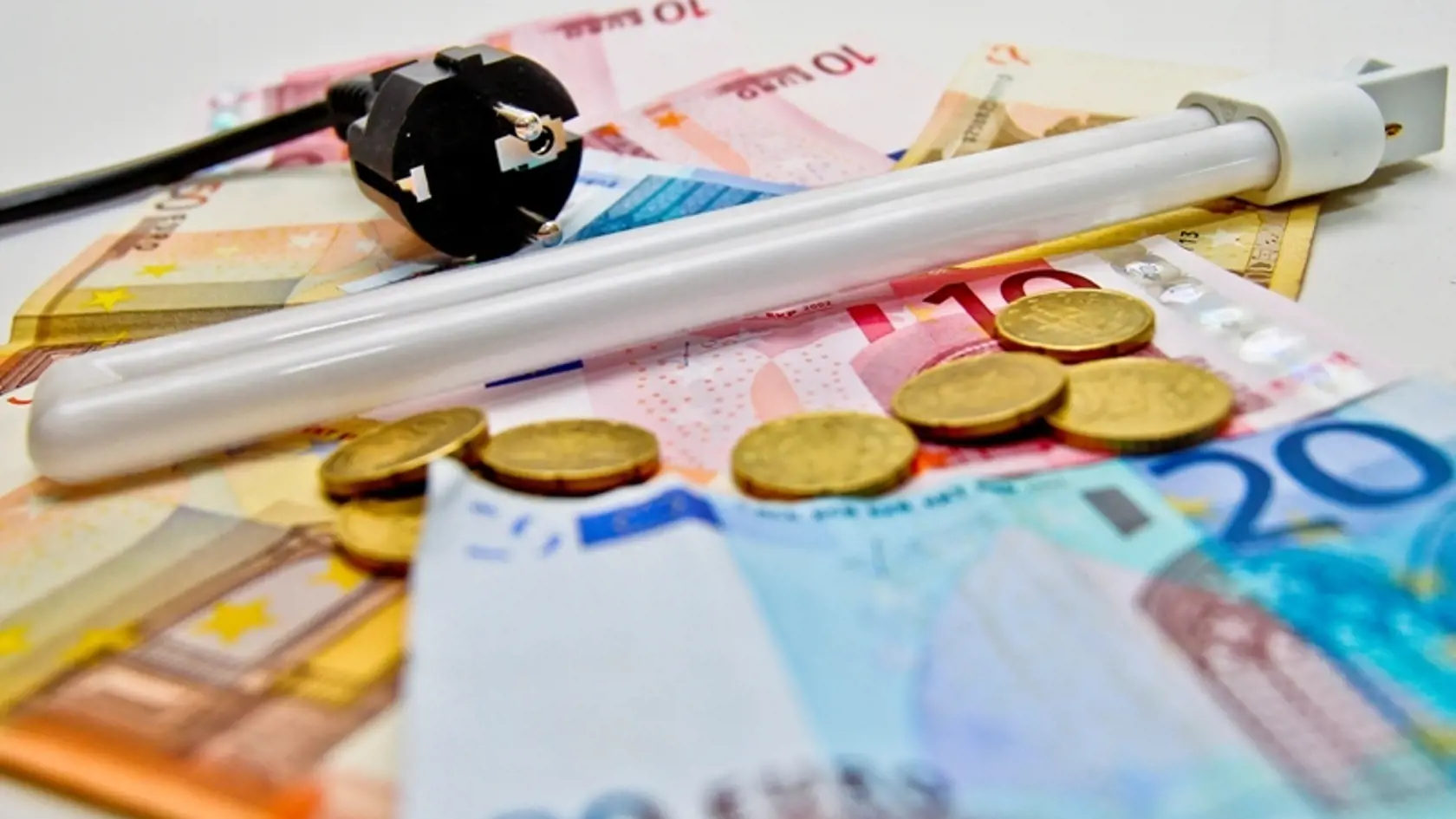Ceny energií rekordne vzrástli a tlačia nahor aj ceny ďalších výrobkov.