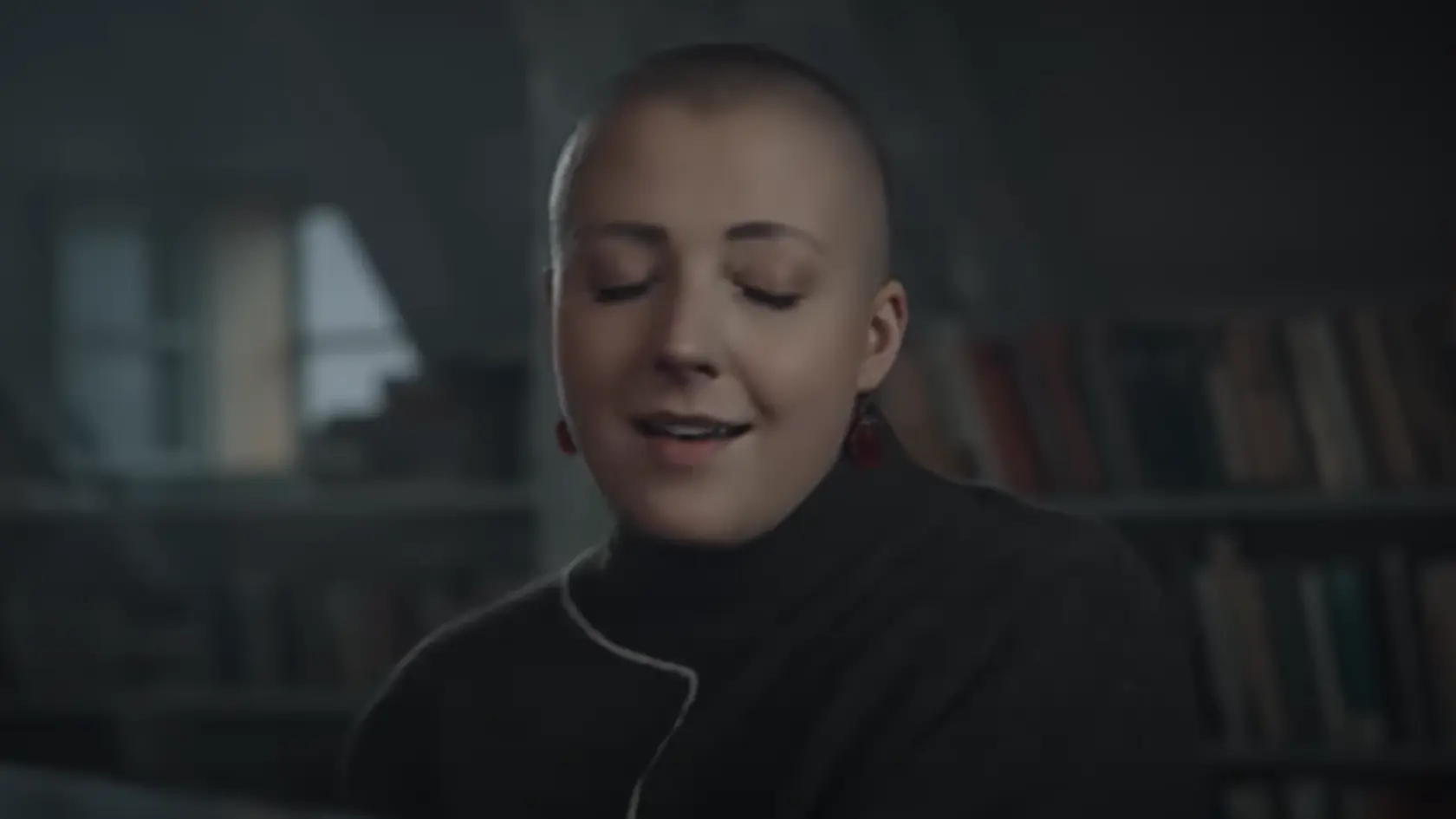 Pred dvomi mesiacmi vyšiel klip interpreta Lipa, s ktorým si Anička zaspievala a v ktorom si aj zahrala.