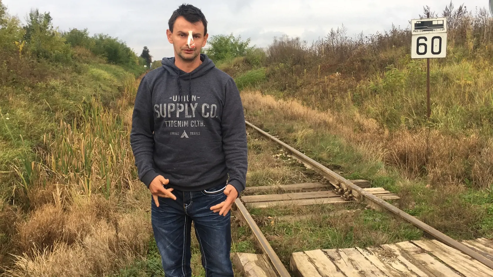 Peter Adamec prežil hrozivú zrážku s vlakom.