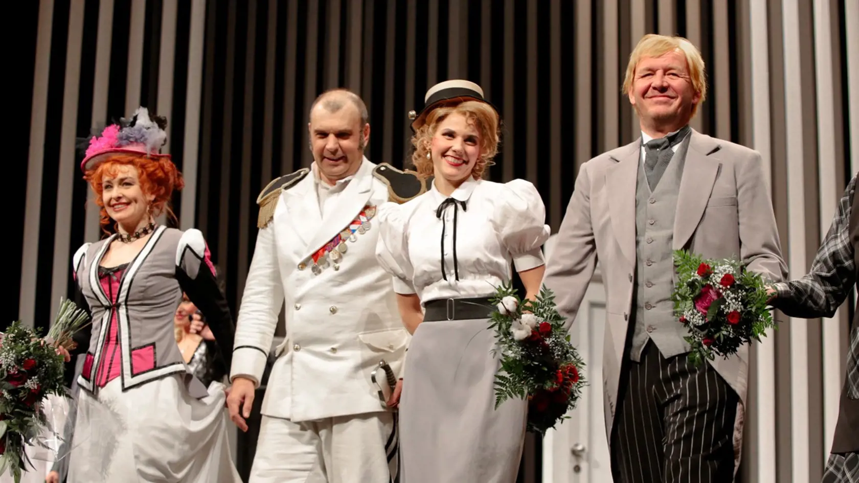 Andrea Černá, Petr Rychlý, Šárka Vaculíková a  Pavel Nečas na premiére hry  Když ptáčka lapají.