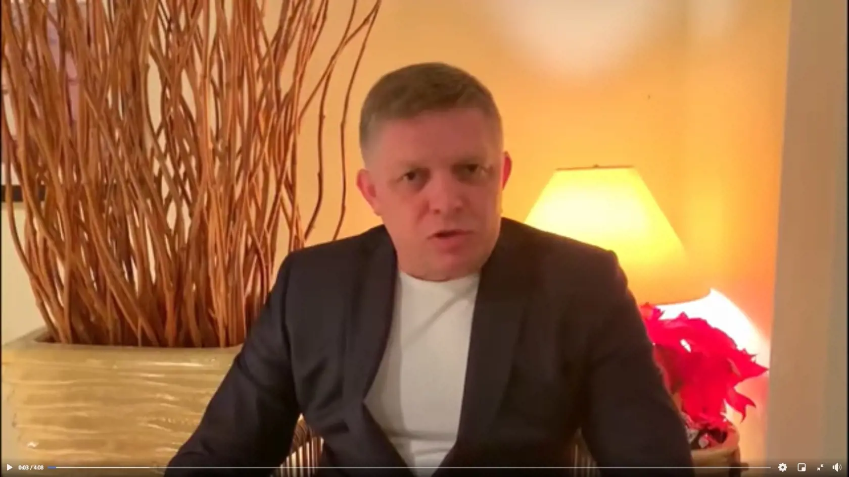 Robert Fico sa prihovára pravdepodobne z dovolenky v Dominikánskej republike.