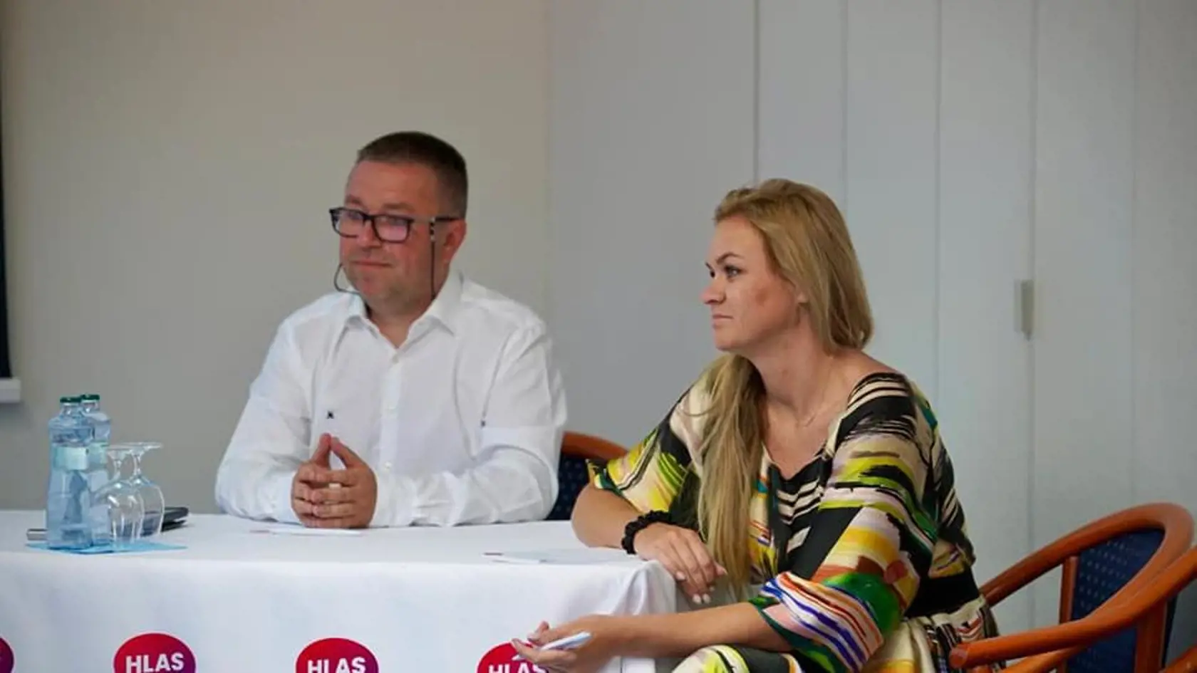 Dorčák čítanie bez okuliarov nezvládne.