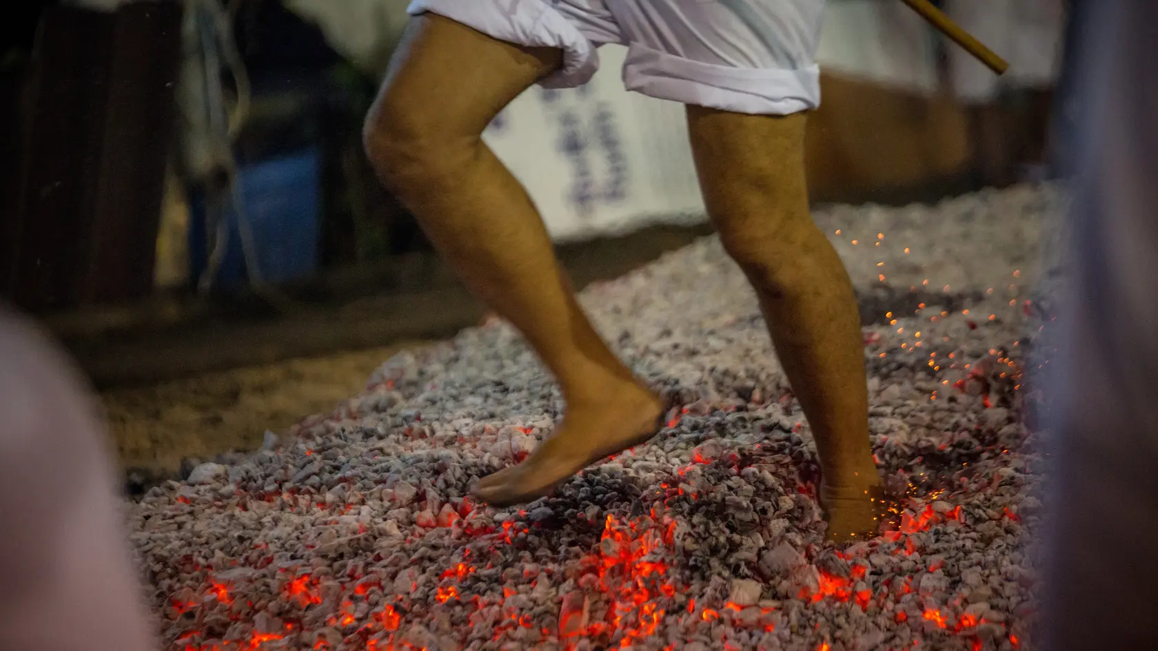 Šri Lairai Zatra je kľúčovým hinduistickým sviatkom v Goa a jeho súčasťou je obrad chodenia po ohni (ilustračné foto).