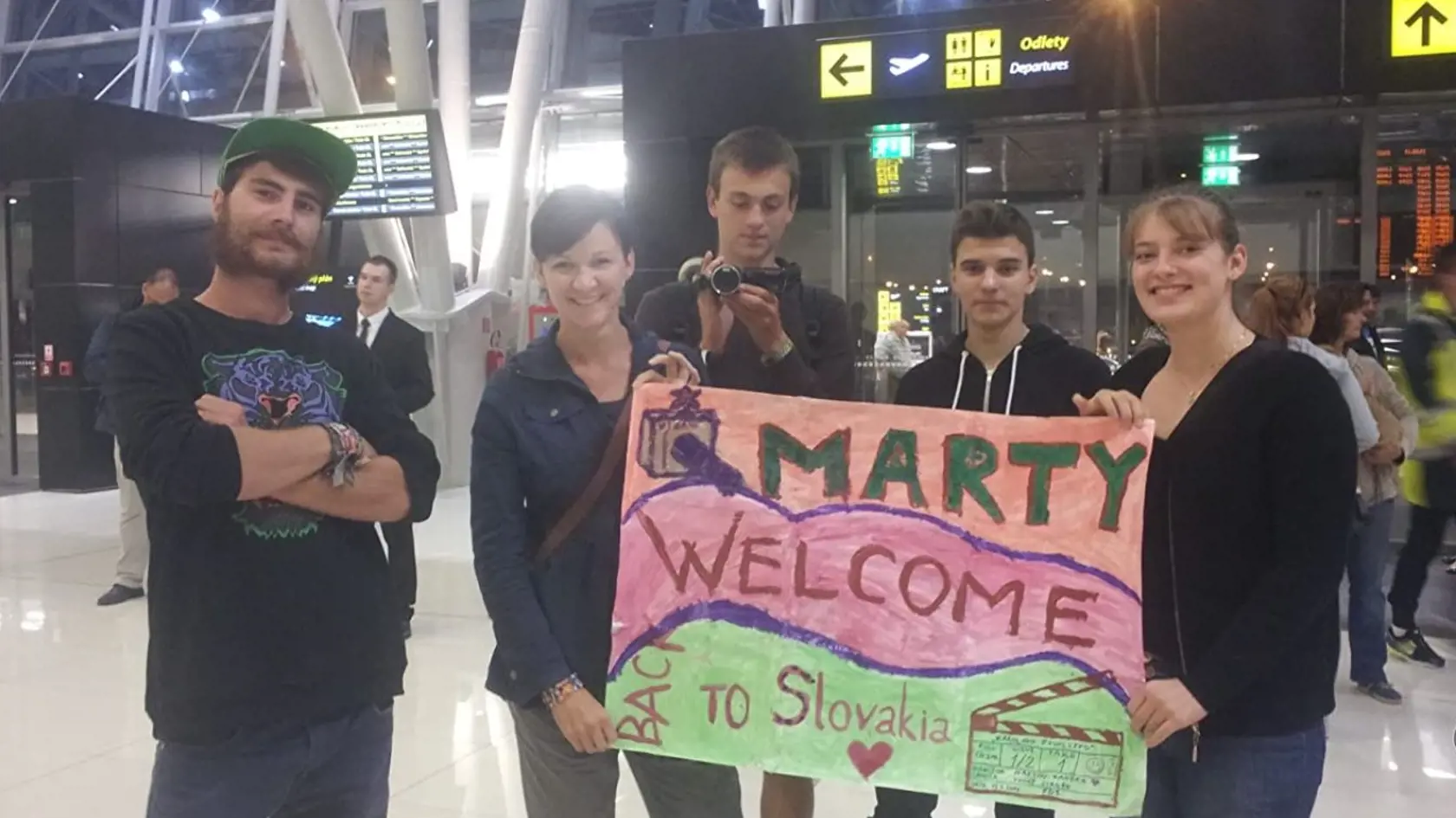 Takto milo privítali Martina na Slovensku jeho mladí spolupracovníci.