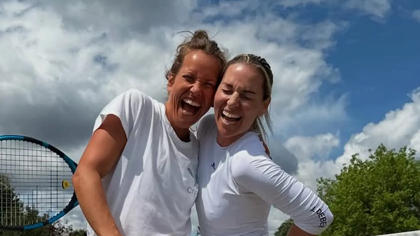 Dominika Cibulková a Barbora Strýcová sa dostali do finále štvorhry legiend vo Wimbledone. Pekné odmeny dostali aj Daniela Hantuchová a Magdaléna Rybáriková.