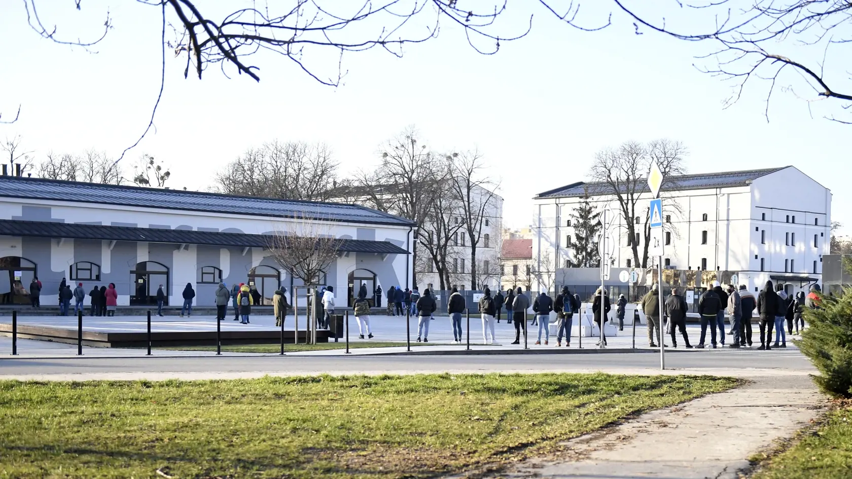 Plošné testovanie na ochorenie COVID-19 pokračovalo v Košiciach 11. januára 2021. Na snímke testovanie v Kulturparku. FOTO TASR – František Iván