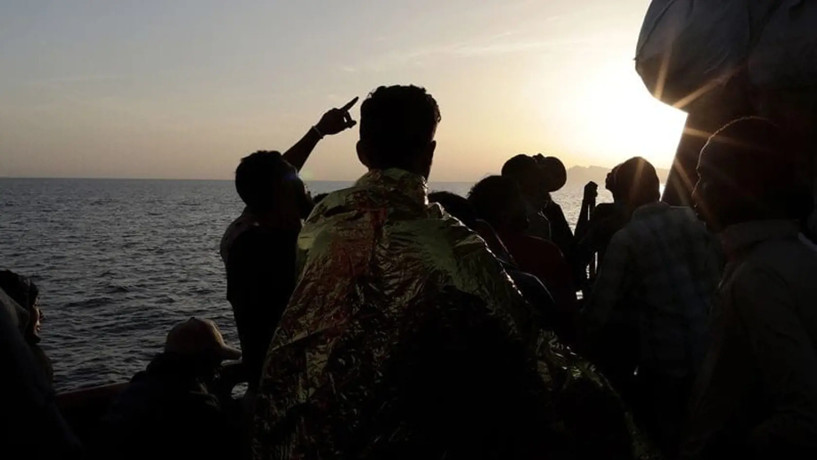 Pomôže NATO obmedziť migráciu do EÚ?