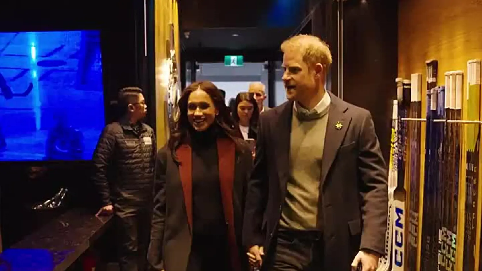 Pod kabát si dala čierny kašmírovo-hodvábny rolák Valentino za 1 500 eur.