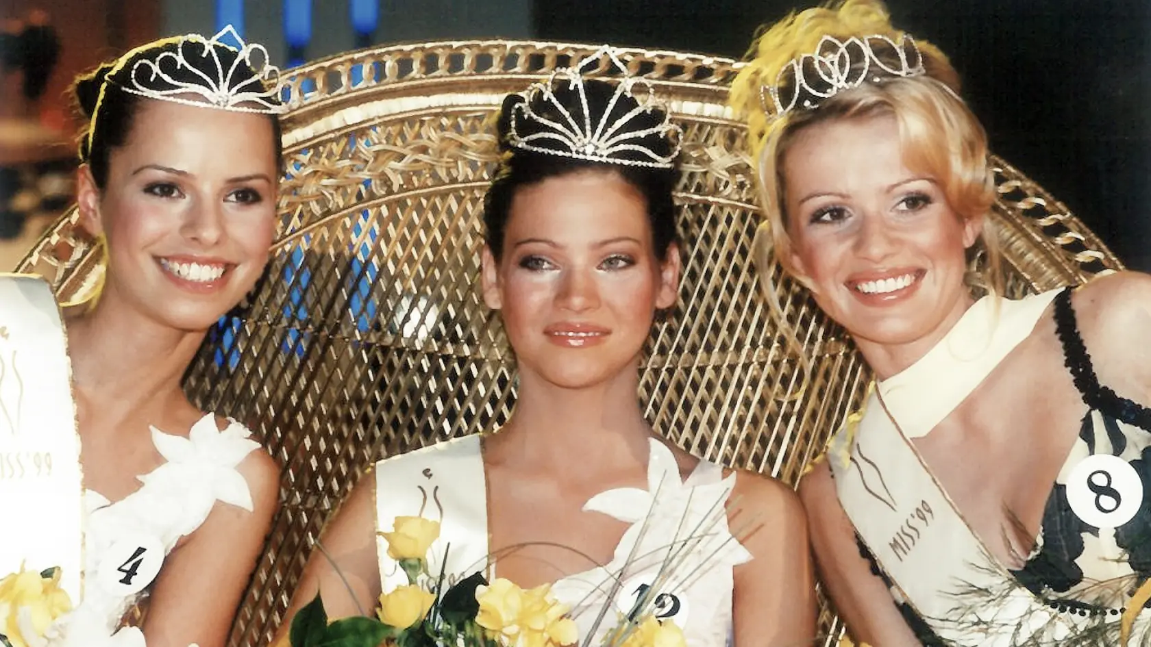 Novodobá éra Miss Slovensko sa začala písať v roku 1993. Na snímke sú víťazky z roku 1999. Titul miss Slovensko vtedy získala Andrea Verešová.
