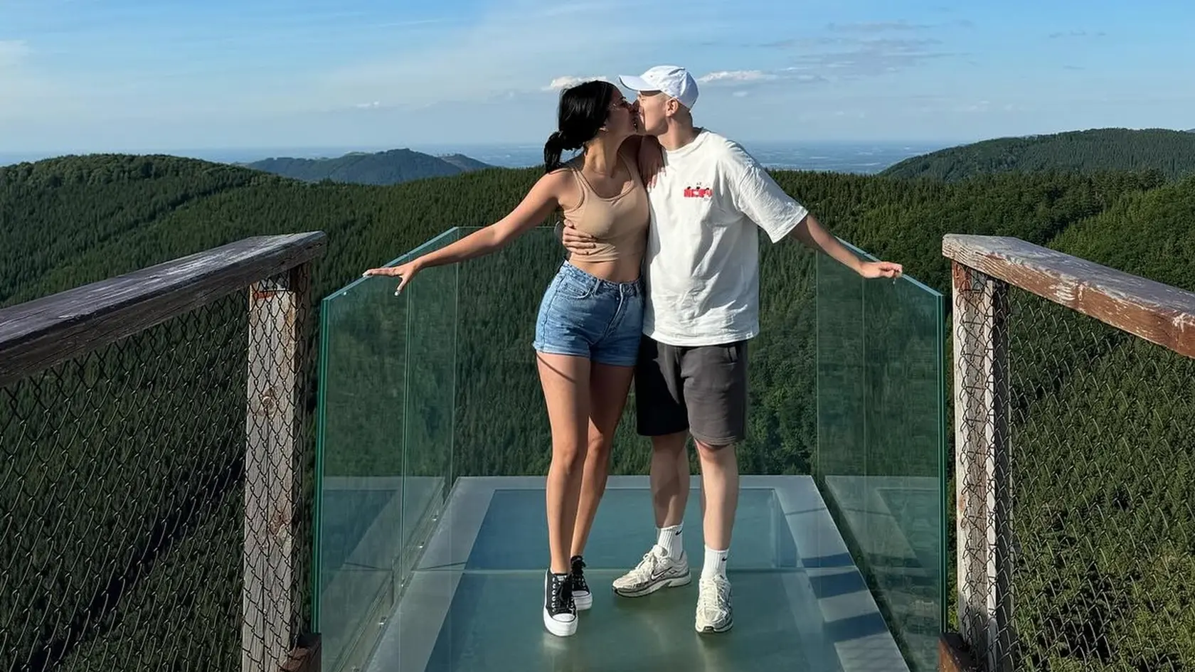 Adam Choma ukázal španielskej priateľke Rachel čaro českých hôr.