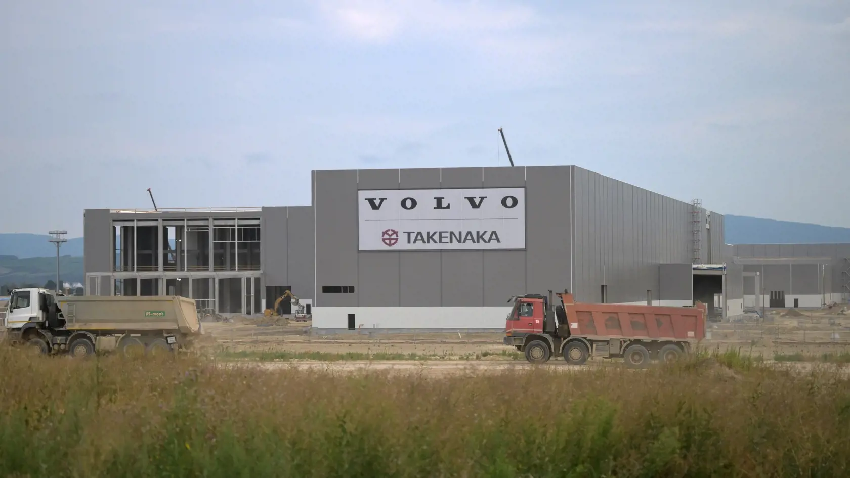 Na snímke výstavba závodu Volvo Car Košice, ktorú realizuje firma Takenaka.